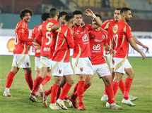 بكاء نجم الأهلي قبل انطلاق مباراة فاركو