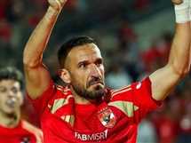 حقيقة مفاوضات الزمالك مع علي معلول بعد رحيله عن الأهلي.. أحمد حسن يكشف