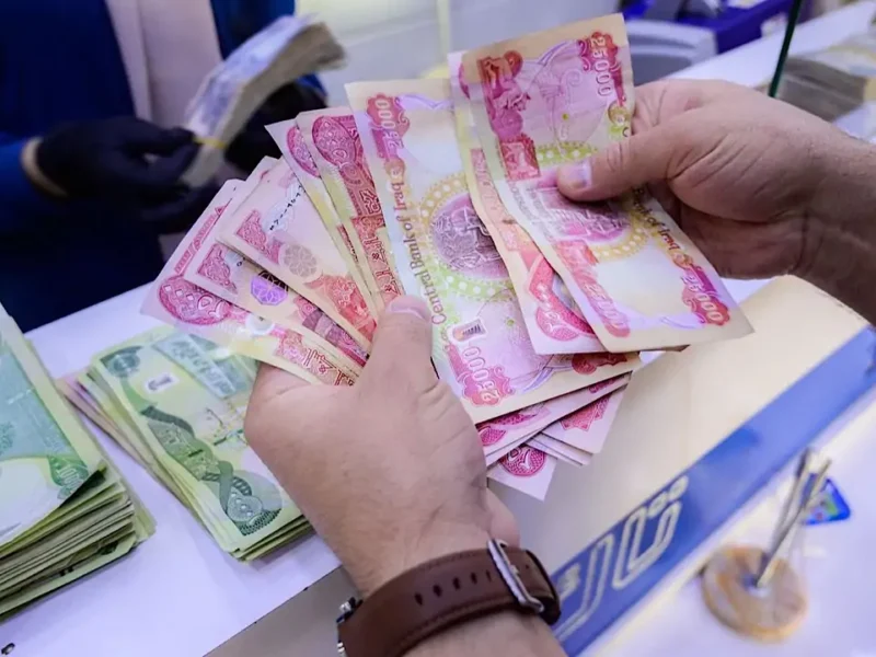 الخزنة فتحت من بدري .. رواتب مايو نزلت بدون تأخير ضخ نقدي في الجزائر