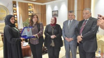 [العنوان المعاد صياغته]  
رئيس جامعة مدينة السادات يستقبل المستشار الثقافي البحريني لتعزيز التعاون الأكاديمي  

[KEYWORDS_SECTION_START]  
جامعة مدينة السادات, التعاون الأكاديمي, المستشار الثقافي
