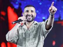لقطات من أولى حفلات أحمد سعد في الساحل الشمالي بعد عودته من الحج (صور)
