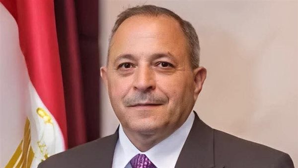 استجابة فورية من محافظ بورسعيد لحالة 3 أطفال افترشوا مدخل عمارة سكنية