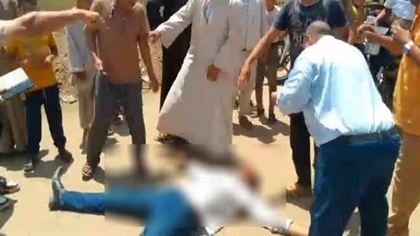 اعتداء وحشي على مسؤول حكومي في سوهاج.. ما القصة؟