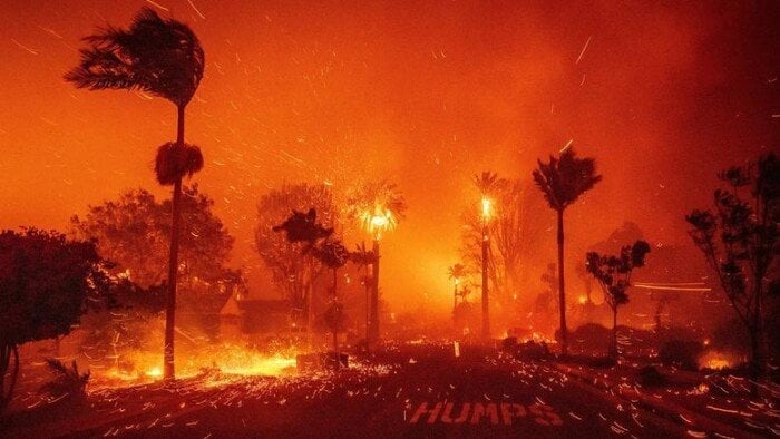 بسبب حرائق الغابات.. كندا تجلي 21 ألف شخص من مقاطعة مانيتوبا