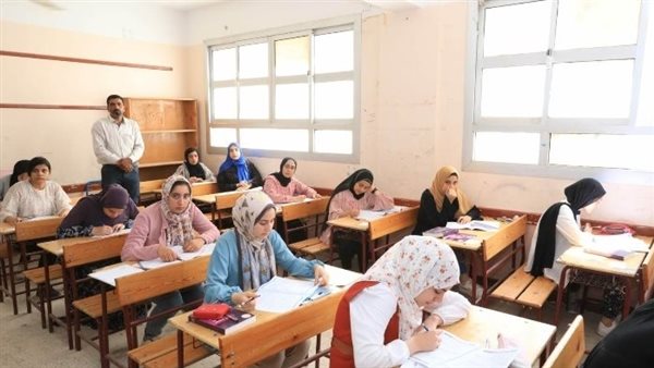 تعليم بورسعيد يحذر طلاب الثانوية من عقوبات اصطحاب المحمول وملحقاته