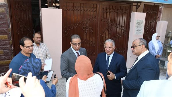 ثانوية عامة 2025.. محافظ الفيوم يستمع لشكوى طالبة ويوجه بحلها