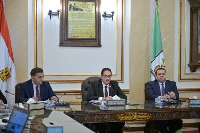 رئيس جامعة القاهرة يوجه بضرورة متابعة الحالة الإنشائية للأبنية التعليمية