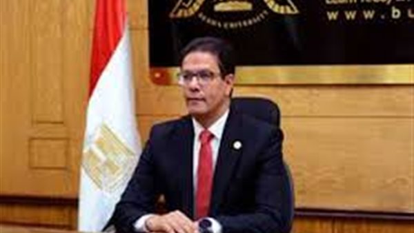 رئيس جامعة بنها يؤكد أهمية المشاركة في المؤتمرات الطلابية