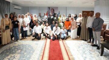 [العنوان المعاد صياغته]  
محافظ أسيوط يهنئ طلاب التربية النوعية ويُشيد بمواهبهم ويُدعو لتمكين الشباب في مسارات التنمية  

[KEYWORDS_SECTION_START]  
محافظ أسيوط, طلاب التربية النوعية, تمكين الشباب, التنمية