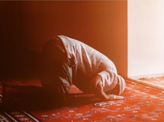 موعد أذان الظهر.. مواقيت الصلاة اليوم الأحد 8 يونيو 2025