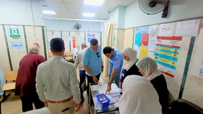 نائب مدير التأمين الصحى بالقليوبية يتفقد سير العمل بالمستشفيات