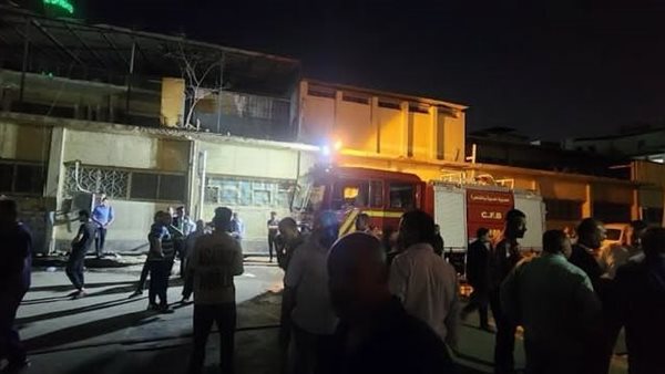 نشوب حريق هائل بمصنع سحب سلك بالقناطر الخيرية في القليوبية