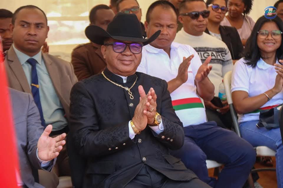 عاجل.. مدغشقر تعتقل رئيس مجلس الشيوخ السابق