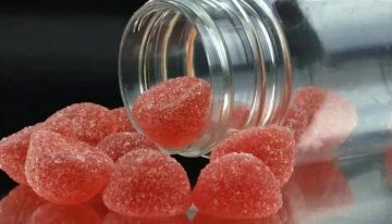 عاجل.. اعتقال سيدة بعد إصابة طفليها بمخدرات حلوى في تينيسي