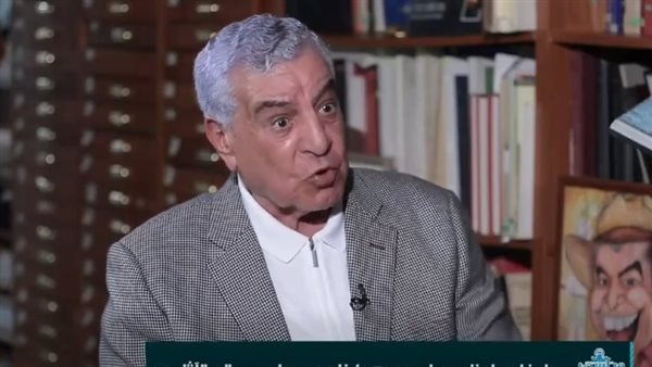 عاجل.. «الكتب دي مكانها مزبلة التاريخ»| فيديو