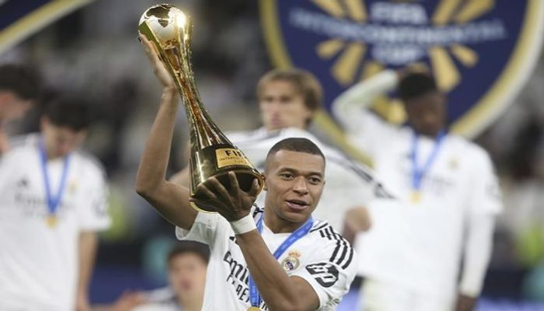 عاجل.. مبابي هو الأفضل في العالم حاليًا