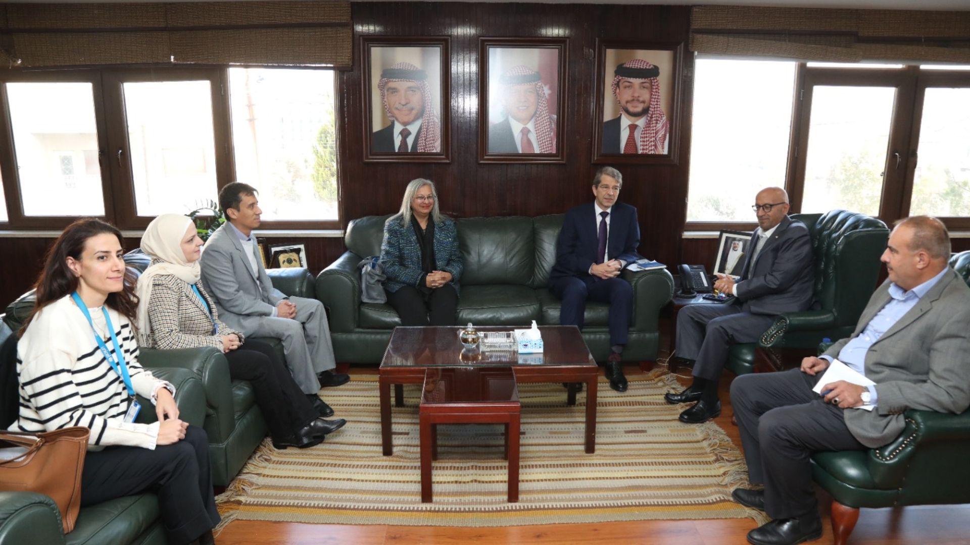 عاجل.. وزير المياه يستعرض التحديات المائية مع اليونيسف