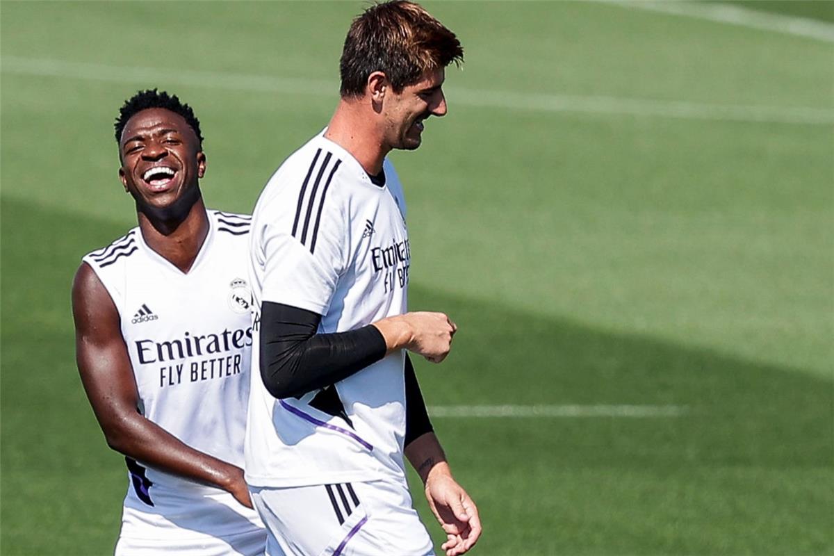 عاجل.. كورتوا عن الإهانات ضد فينيسيوس: نحن لسنا آلات.. وانظروا ما حدث للاعب برشلونة