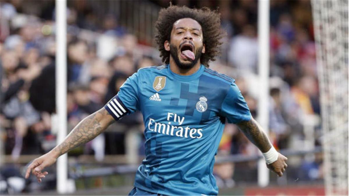 عاجل.. مارسيلو يحدد لاعبه المفضل في تشكيل ريال مدريد ويؤكد: عانيت من زيادة الوزن