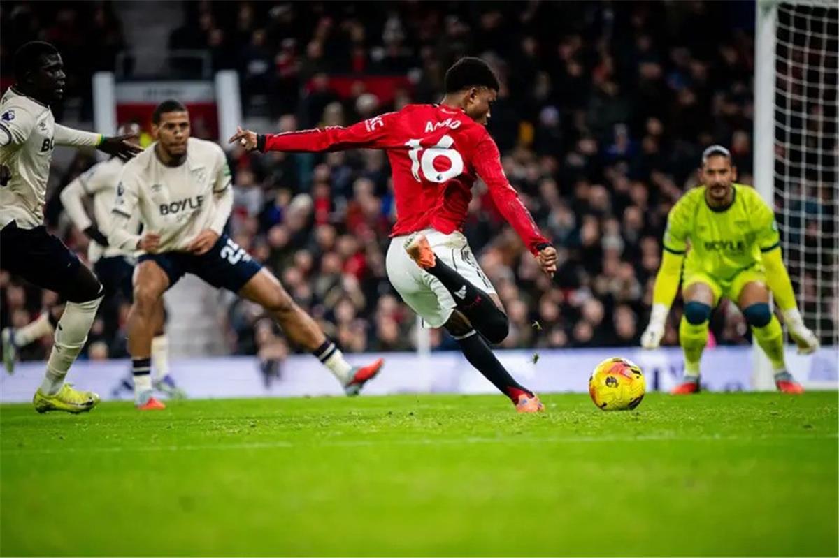 عاجل.. فيديو | مانشستر يونايتد يسقط في فخ التعادل أمام وست هام بالدوري الإنجليزي