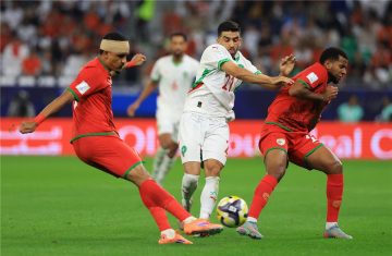 عاجل.. بـ10 لاعبين.. المغرب يتعادل مع عمان في كأس العرب