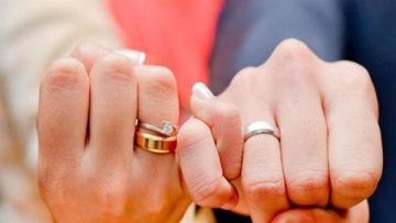 عاجل.. تمرد الفتيات وارتفاع التكاليف.. رئيس صندوق المأذونين يكشف أسباب العزوف عن الزواج