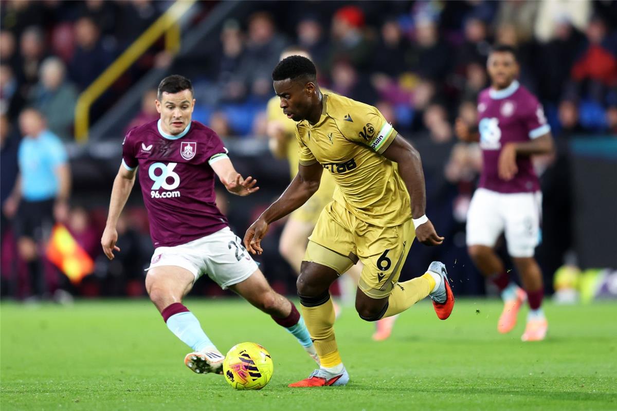 عاجل.. مارك جويهي يحسم رغبته بشأن وجهته القادمة بين بايرن ميونخ وقطبي إسبانيا