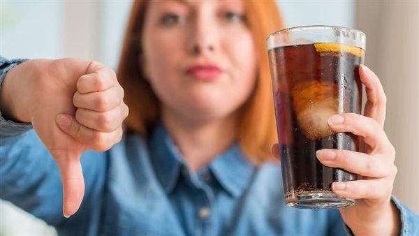 عاجل.. كيف تؤثر المشروبات السكرية على صحتك النفسية ؟ طبيب يجيب