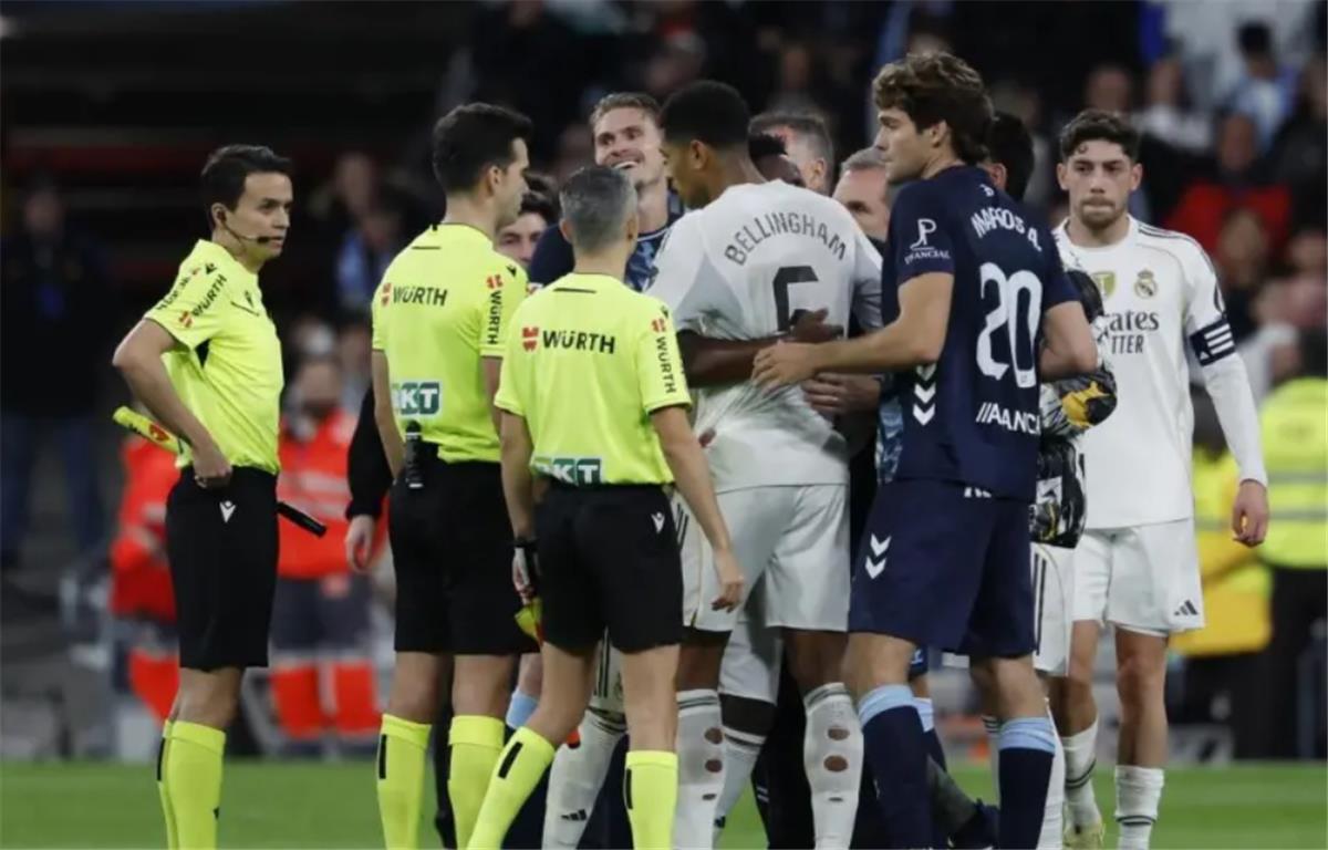 عاجل.. ماركا تكشف كواليس الفوضى أمام سيلتا فيجو.. فينيسيوس يتنبأ بقرار الحكم وطرد ثالث في ريال مدريد