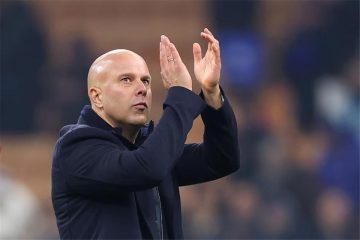 عاجل.. آرني سلوت يجيب: هل يعيد محمد صلاح لتشكيل ليفربول من جديد؟