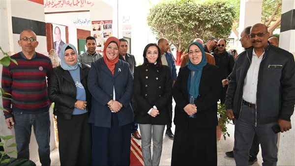 عاجل.. محافظ البحيرة تتفقد لجان انتخابات مجلس النواب بحوش عيسى وتؤكد انتظام التصويت رغم سوء الطقس