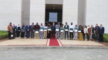 عاجل.. وزير الزراعة يُسلّم شهادات التخرج لمتدربين من 10 دول افريقية