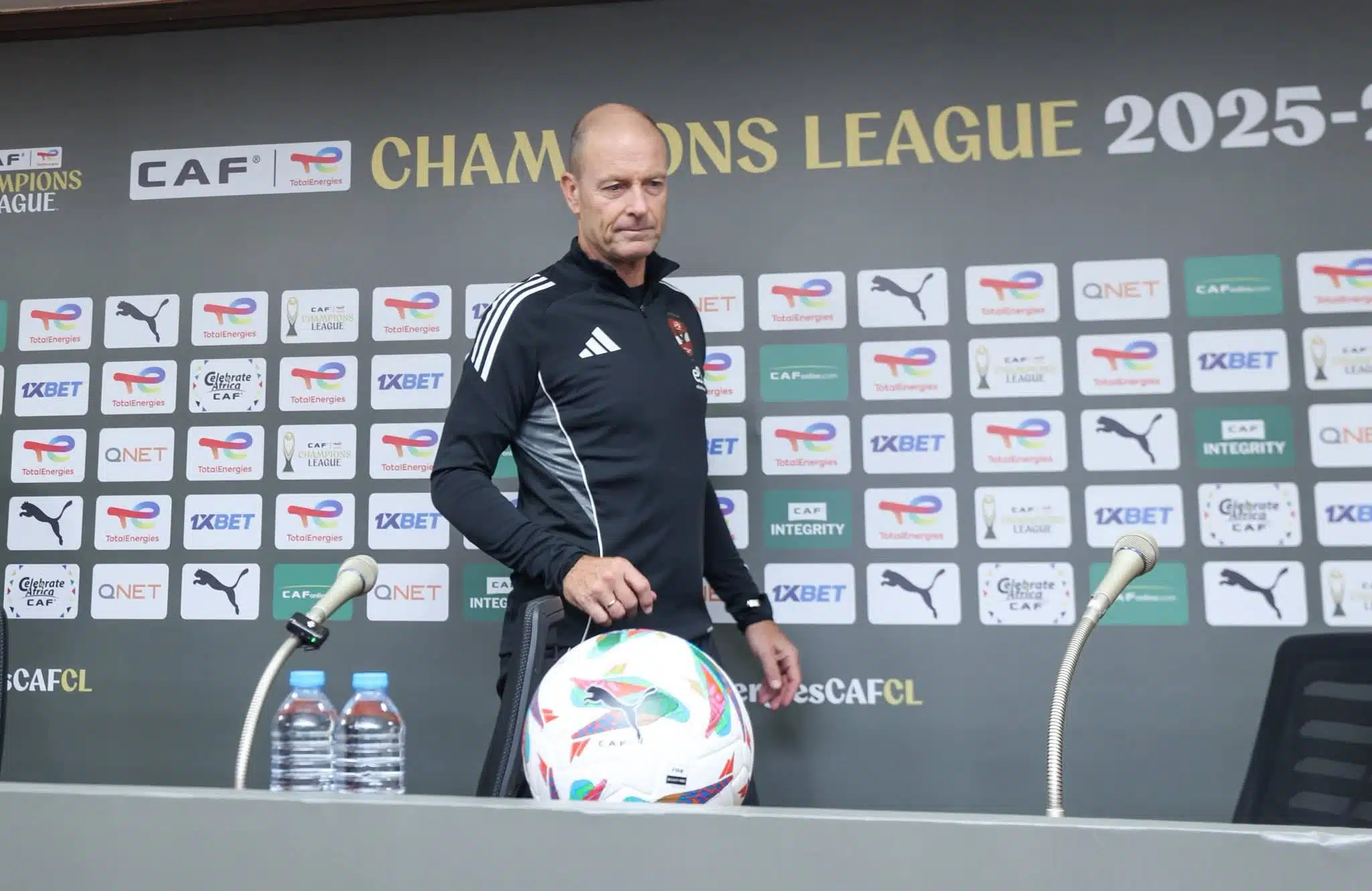 عاجل.. تغيرات نارية.. توروب يستقر على تشكيل الأهلي لمواجهة إنبي ويستعين بهؤلاء