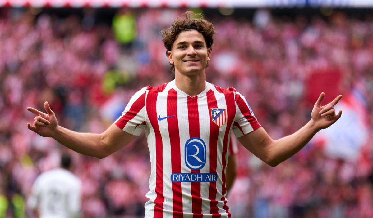 عاجل.. ألفاريز يرد على إمكانية انضمامه إلى برشلونة في نهاية الموسم