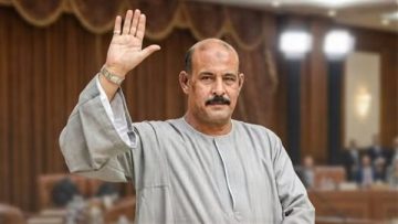 عاجل.. النائب فتحي قنديل يكشف أسباب عدم مصافحته أحد المهنئين بفوزه بالبرلمان بقنا| فيديو