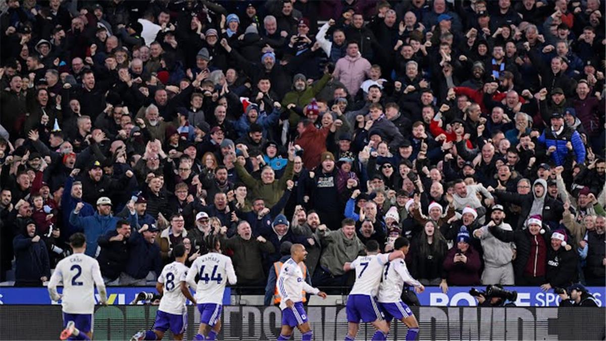 عاجل.. أستون فيلا يهزم وست هام بثلاثية ويواصل الضغط على مانشستر سيتي وآرسنال