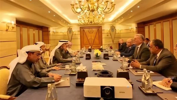 عاجل.. وزير البترول يبحث مع قيادات “مؤسسة البترول الكويتية” و”كوفبيك” و”نفط الكويت” تعزيز التعاون والاستثمار في مصر