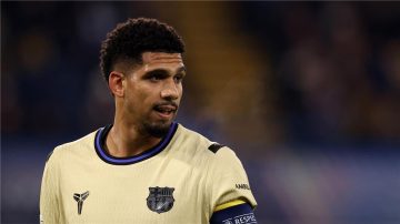 عاجل.. بعد عودته من إسرائيل.. أراوخو يحسم مستقبله ويبلغ برشلونة