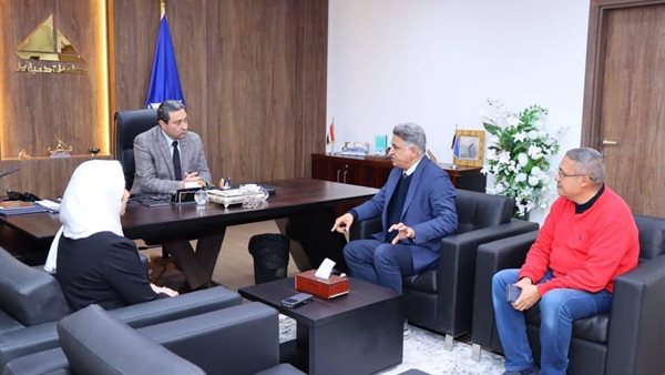 عاجل.. محافظ دمياط يلتقى مع ممثلى الهيئة القومية لمياه الشرب والصرف الصحي