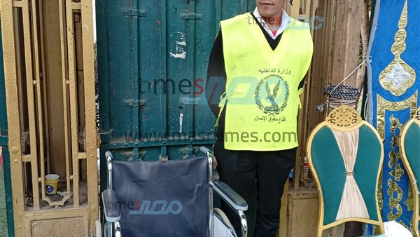 عاجل.. تأمين مكثف وكراسي متحركة لخدمة كبار السن بلجان الإعادة باليوم الثاني  بالمنوفية