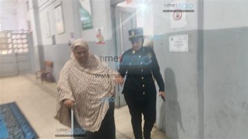 عاجل.. الشرطة النسائية تساعد كبار السن في اليوم الثاني لإعادة الانتخابات البرلمانية بالمنوفية