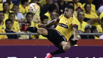 عاجل.. وفاة ماريو بينيدا لاعب برشلونة في هجوم مسلح