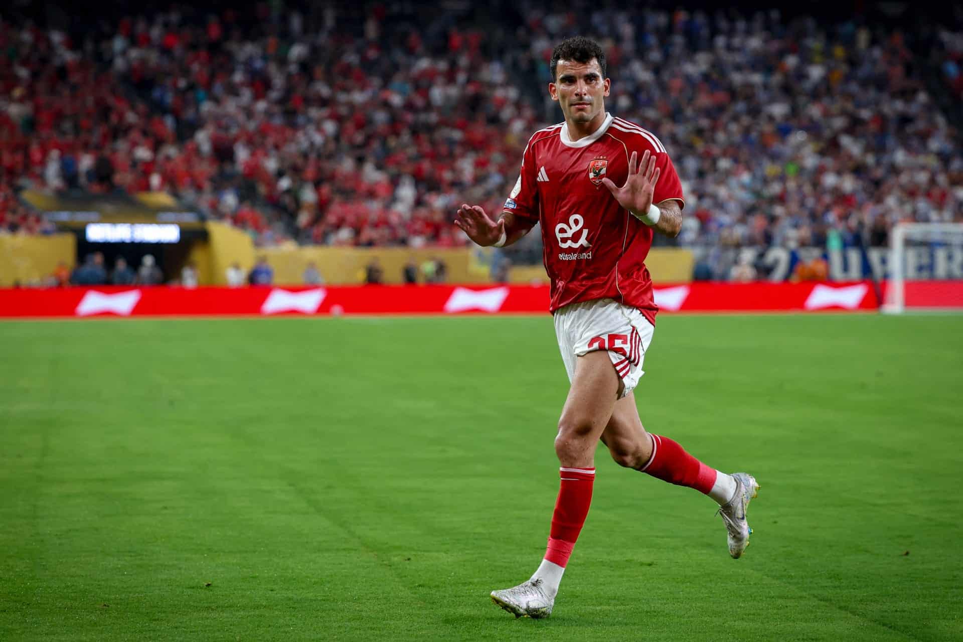 عاجل.. جديد أزمة زيزو داخل اتحاد الكرة وموقف الزمالك.. تفاصيل مثيرة