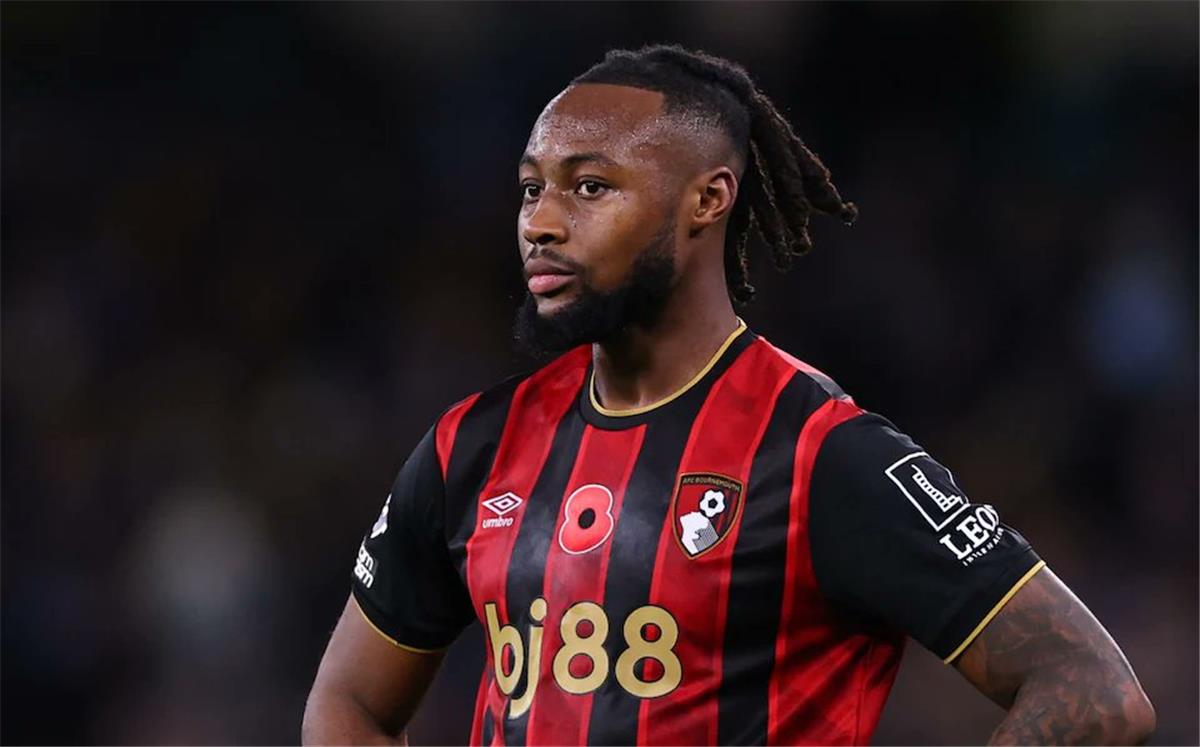 عاجل.. جوارديولا يحفز عملاقًا إنجليزيًا للدخول في سباق التعاقد مع سيمينيو