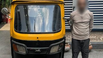 عاجل.. قائد توك توك يصطدم بوالدته حال عبورها الطريق بالغربية