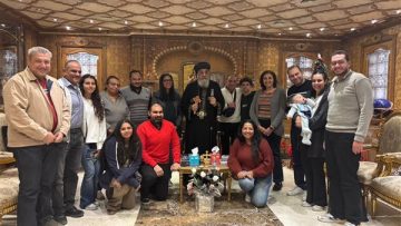 عاجل.. البابا يستقبل خدام كنيسة “مارمرقس والأنبا بيشوي” دبي