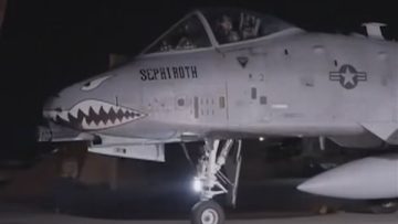 عاجل.. عاجل..مشاهد تظهر انطلاق المقاتلات الأمريكية لضرب مواقع لتنظيم داعش في ⁧‫سوريا‬⁩