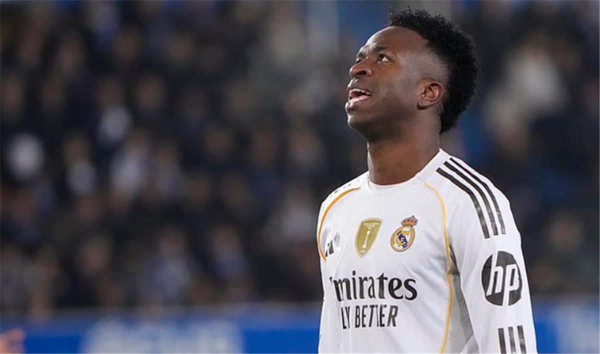 عاجل.. تصرف جديد من فينيسيوس يزيد التساؤلات حول مستقبله مع ريال مدريد