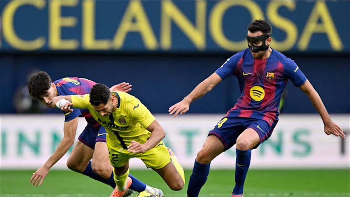 عاجل.. حالة طرد في مباراة برشلونة وفياريال بالدوري الإسباني