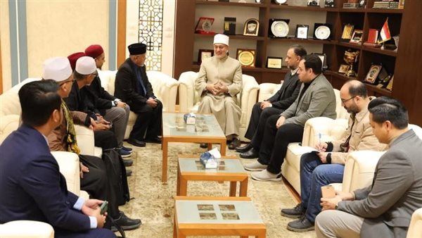 عاجل.. مفتي الجمهورية يستقبل مفتي ولاية بيراك الماليزية لبحث تعزيز التعاون الإفتائي وتدريب المفتين